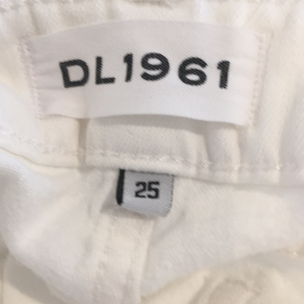 DL1961 9” Rise Boyfriend Jeans - Picture 7 of 8